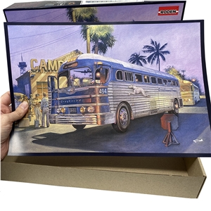 1947 PD-3751 Silverside Bus “Greyhound Lines”