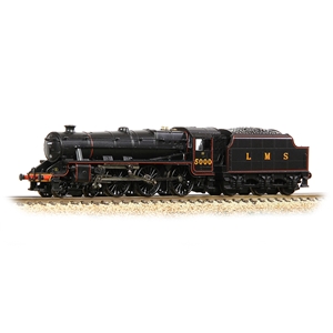 LMS 5MT 'Black 5' with Riveted Tender 5000 LMS Lined Black