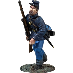Federal in Sack Coat and Kepi Advancing - Single figure in box