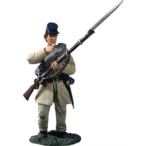 Confederate Infantry in Frock Coat Advancing Loading