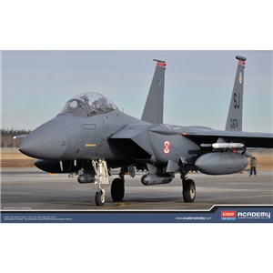 F-15E "Seymour Johnson" with 2 Figures & Armaments